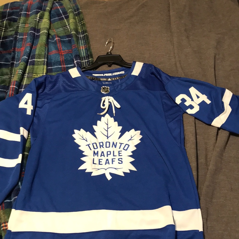 Adidas Auston Matthew’s jersey